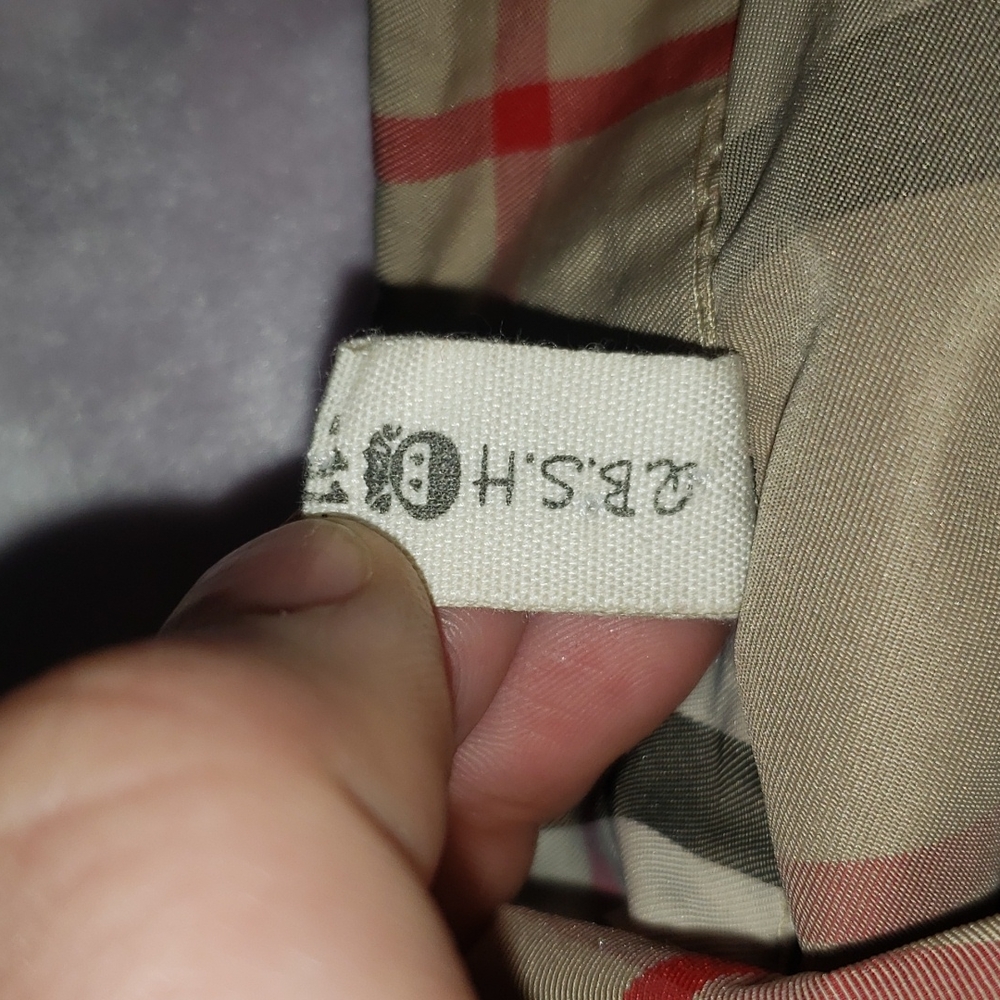 Beautiful jacket with similar burberry pattern - Picture 7 of 9